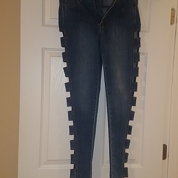 Jeans - Picture 1 of 4